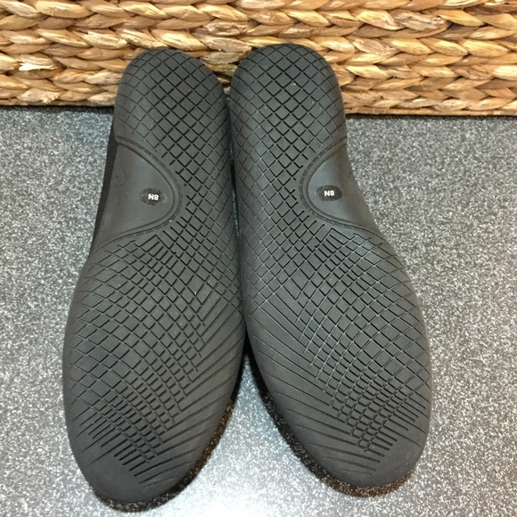 Easy Spirit Black Gift 2 Slip-on Shoes - Picture 14 of 14
